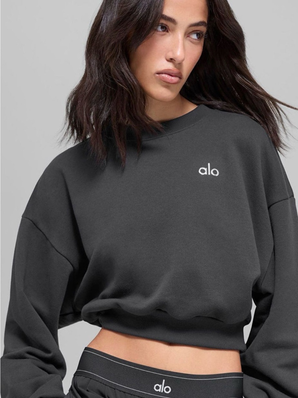 ALO Yoga Women's ANTHRACITE Cropped Pullover Sweatshirt